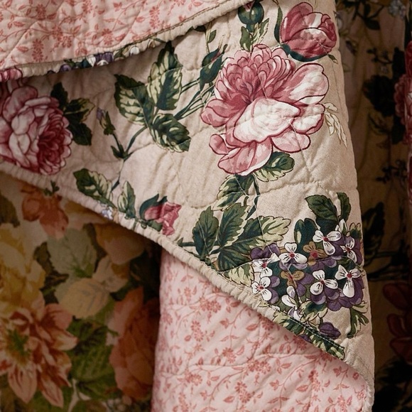 Pottery Barn Adelise Reversible Cotton Linen Floral Quilt Queen - Picture 2 of 14